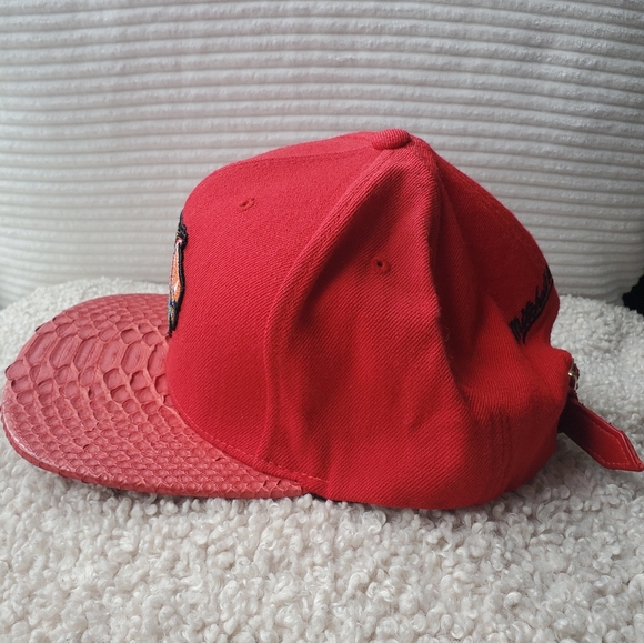 Mitchell & Ness Chicago Blackhawks Python Snakeskin Hat - Picture 4 of 13